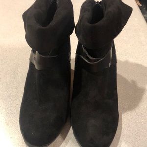New Directions size 8 Black Suede Jordee Booties with  3 inches heels